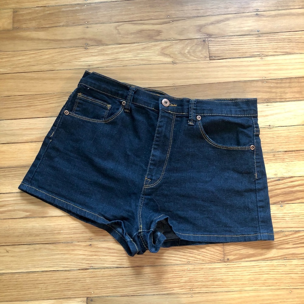 Forever 21 High-Waisted Dark Wash Shorts | Size 29